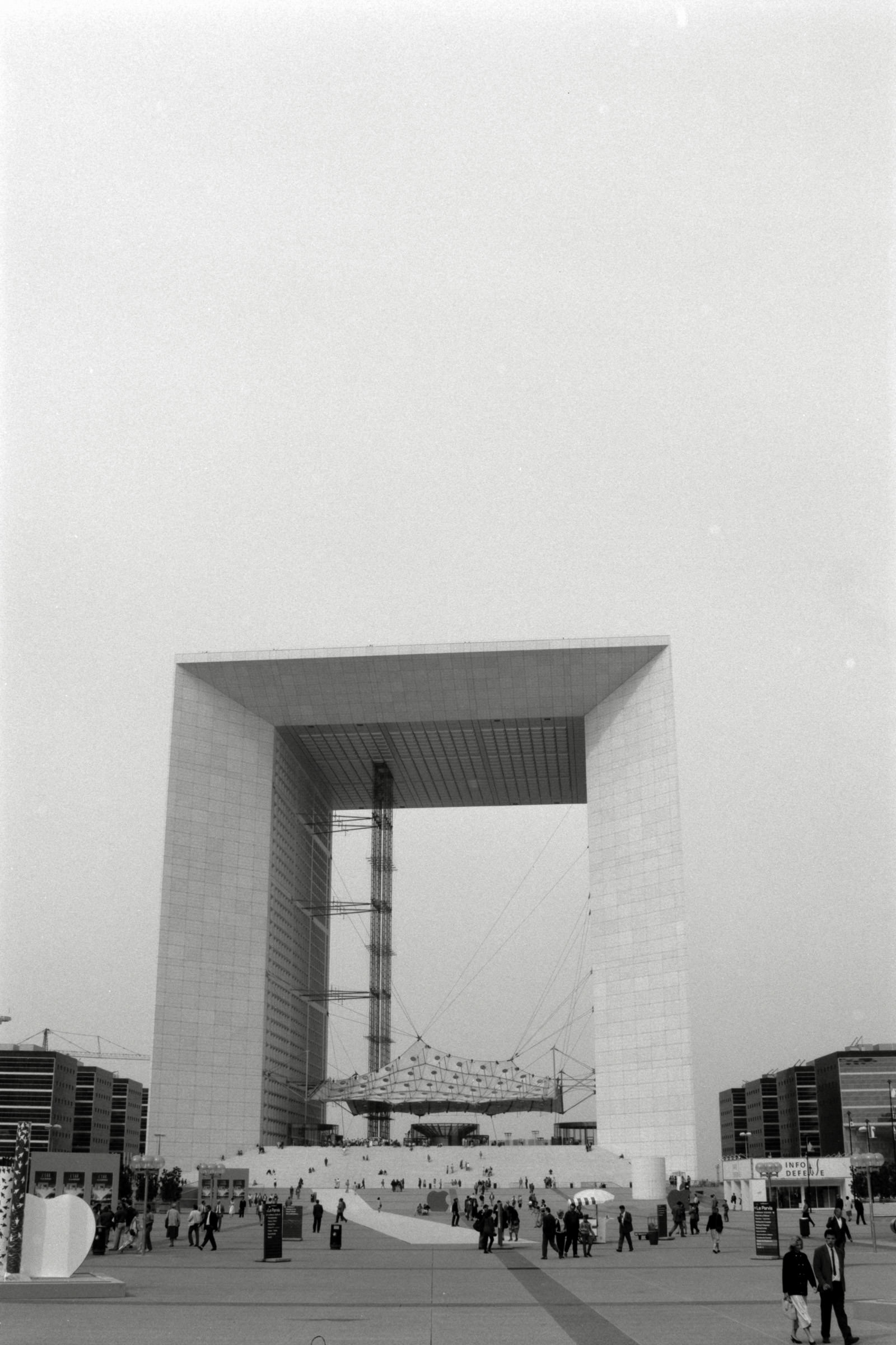 AHP F1990 09 002 sc250506 img23 NLP